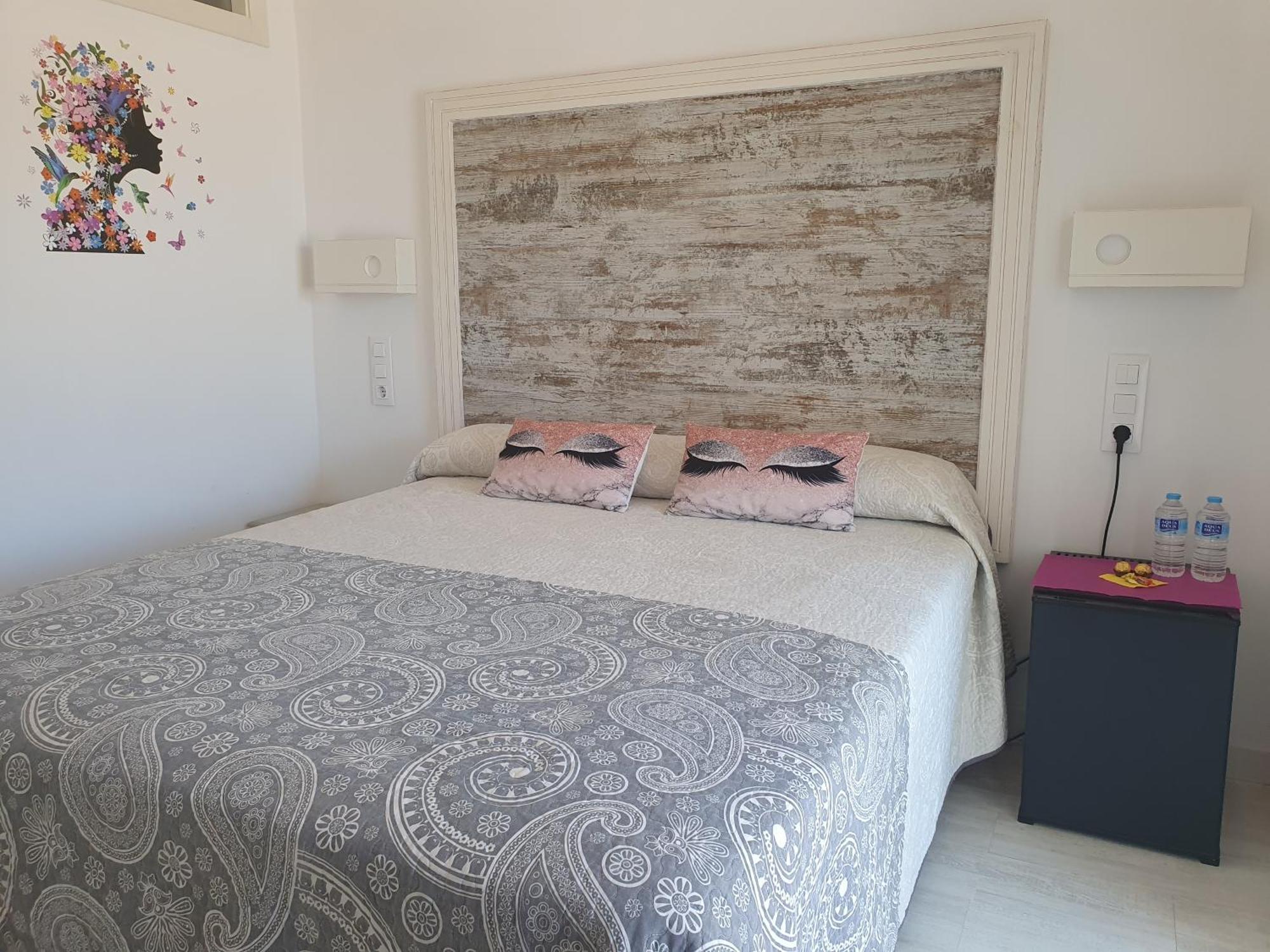 Hostal Mi Campana Dénia Buitenkant foto
